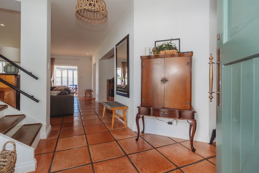 4 Bedroom Property for Sale in Heatherlands Western Cape